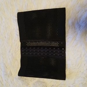 Waist Trainer (medium) ($2 w/bundle)